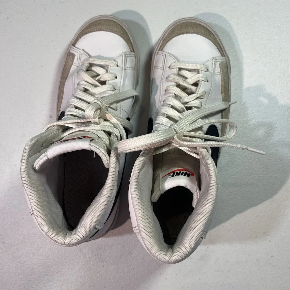 Nike Blazer Mid 77 GS Size 6.5Y White Black Used DA4086-100 EUC Great Soles